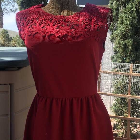 Dress - Picture 3 of 4